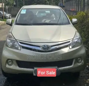 Toyota Avanza 2013 Gold