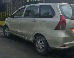 Toyota Avanza 2013 Gold