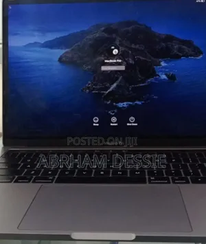 New Laptop Apple MacBook Pro 2017 8GB Intel Core i5 SSD 128GB