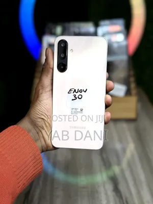 Photo - New Samsung Galaxy M16 128 GB Pink