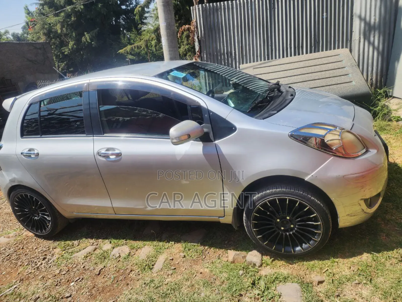 Toyota Yaris 2010 Silver