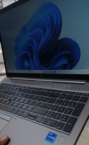 New Laptop HP ZBook Studio G8 16GB Intel Core I7 SSD 512GB