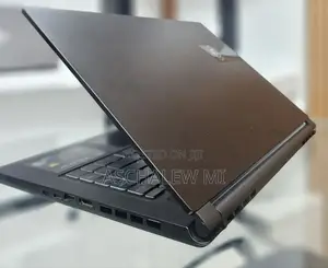 New Laptop MSI Stealth 16 AI Studio 16GB Intel Core i7 SSD 512GB