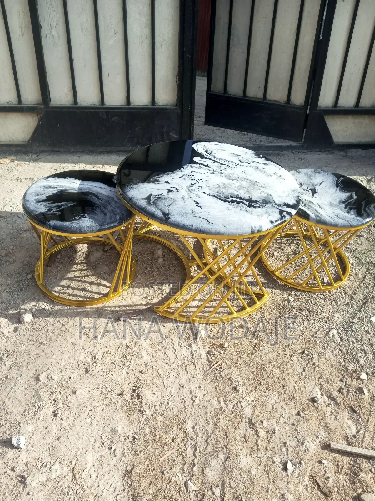 በኢንፖክሲ የተሰራ የመሀል ጠረንፄዛ