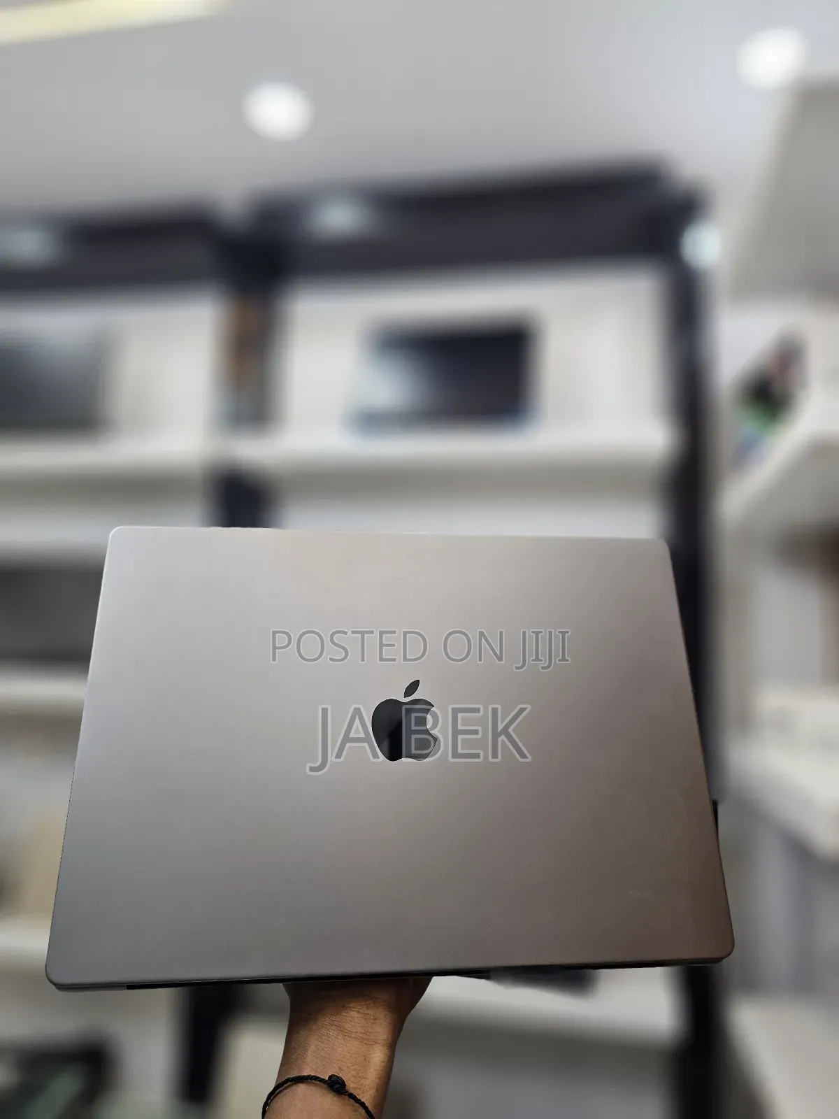 New Laptop Apple MacBook Pro M1 32GB Apple M1 Pro SSD 512GB