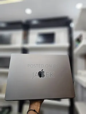 New Laptop Apple MacBook Pro M1 32GB Apple M1 Pro SSD 512GB