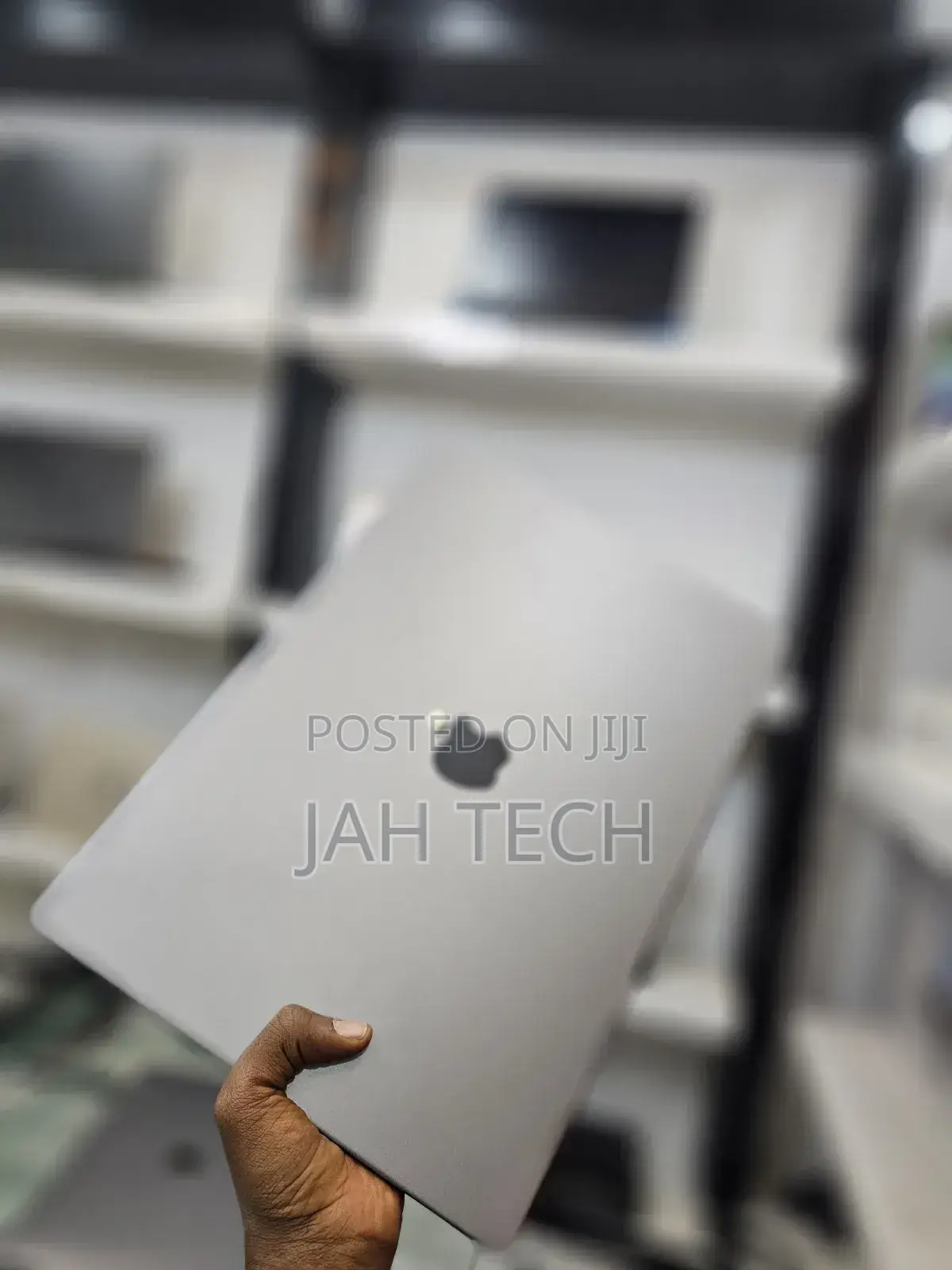 New Laptop Apple MacBook Pro M1 32GB Apple M1 Pro SSD 512GB