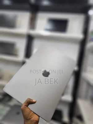 New Laptop Apple MacBook Pro M1 32GB Apple M1 Pro SSD 512GB