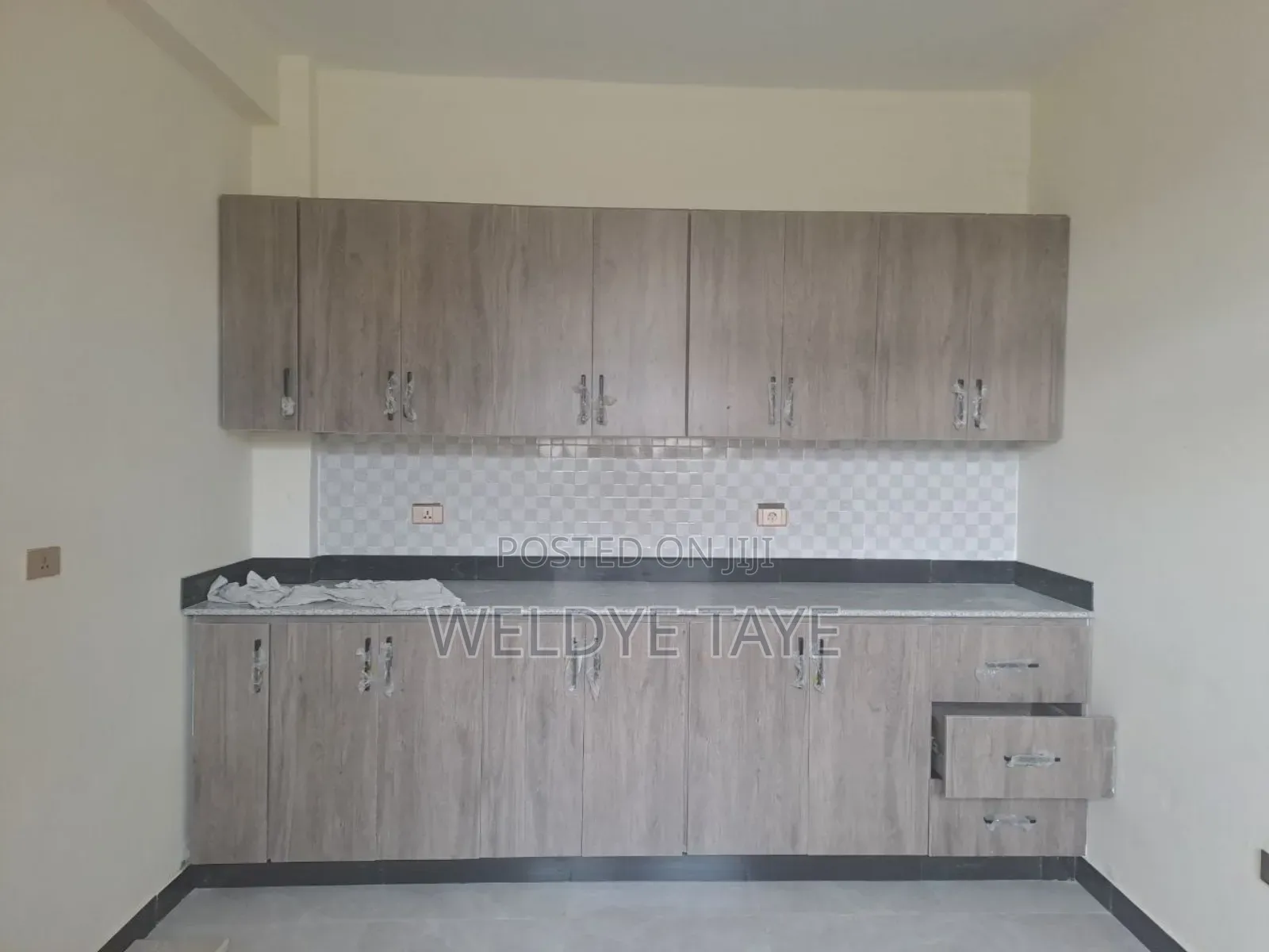 Furnished 9bdrm House in Yeka for sale