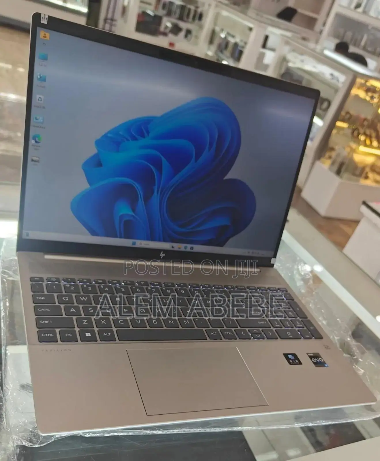 New Laptop HP Pavilion 14 16GB Intel Core I7 SSD 1T