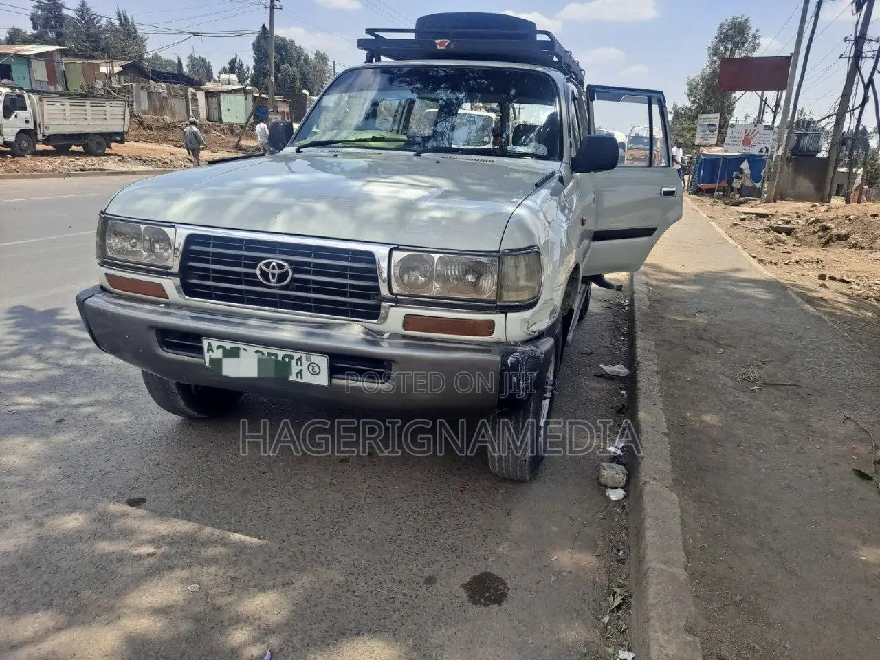Toyota Land Cruiser 1990 White
