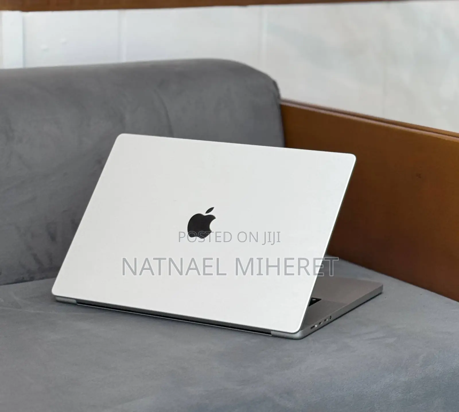 New Apple MacBook Pro 2024 M4 Max 16-Inch 24GB Intel Core I9 SSD 512GB