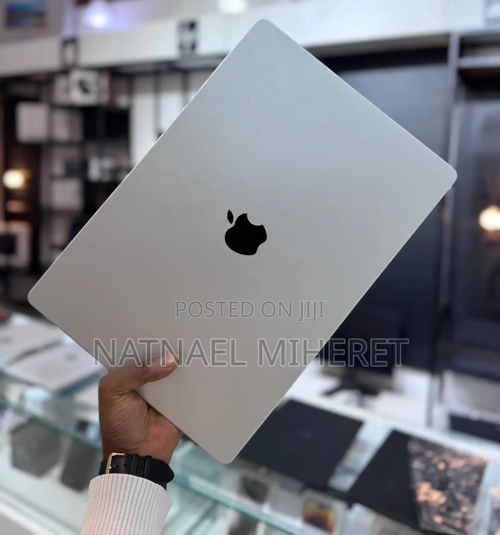 New Apple MacBook Pro 2024 M4 Max 16-Inch 24GB Intel Core I9 SSD 512GB