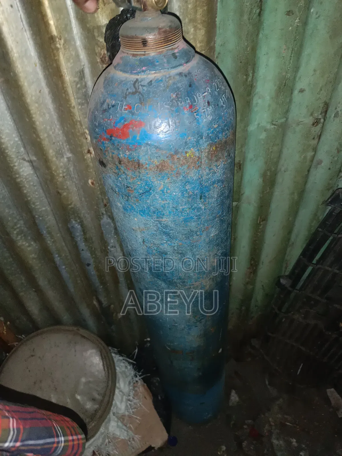 Oxygen Cylinder