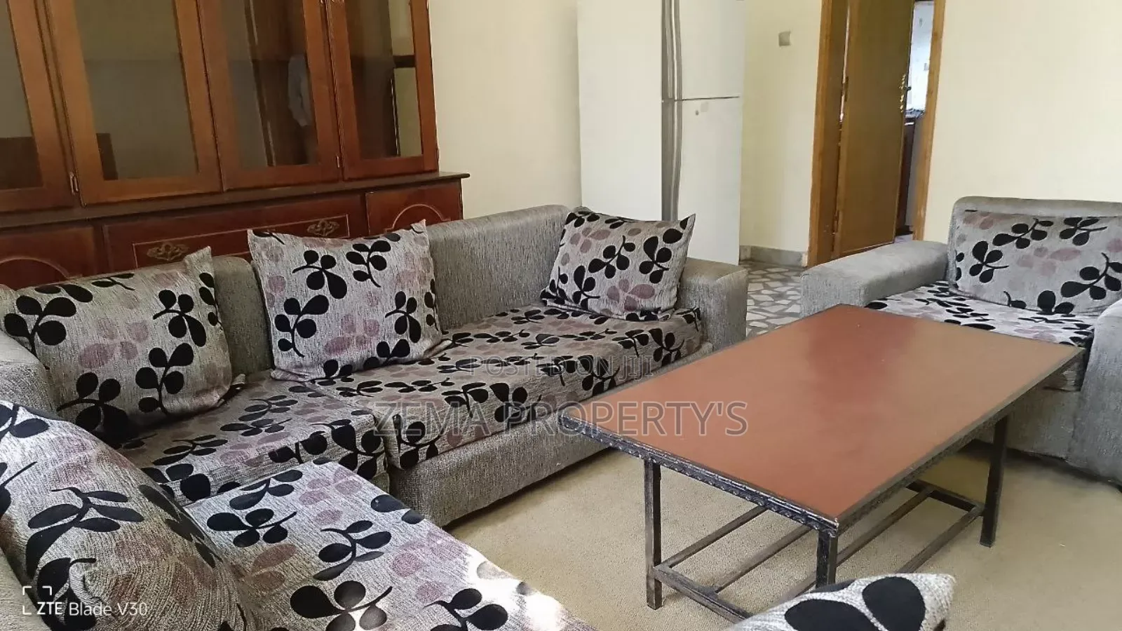20bdrm Apartment in Bole for rent