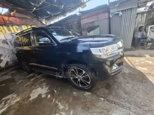 Toyota Land Cruiser 4.5 V8 DLX 2015 Black