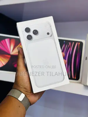 Photo - New Apple iPhone 17 Pro Max 256 GB Silver