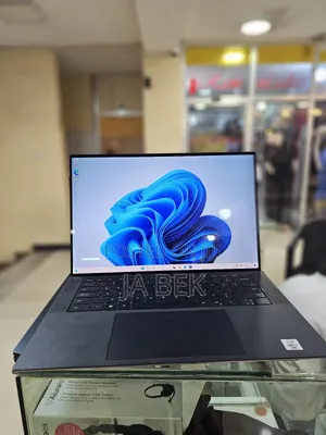 New Laptop Dell Precision 5550 16GB Intel Core I7 SSD 512GB