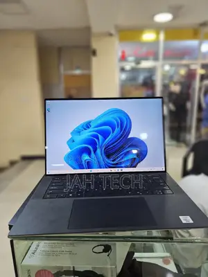 New Laptop Dell Precision 5550 16GB Intel Core I7 SSD 512GB