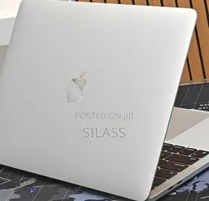 New Laptop Apple MacBook Pro 2022 M2 8GB Intel Core M2 SSD 256GB