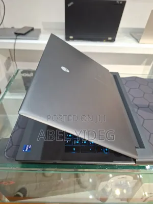 New Laptop Alienware M17x R2 32GB Intel Core I9 SSD 1T
