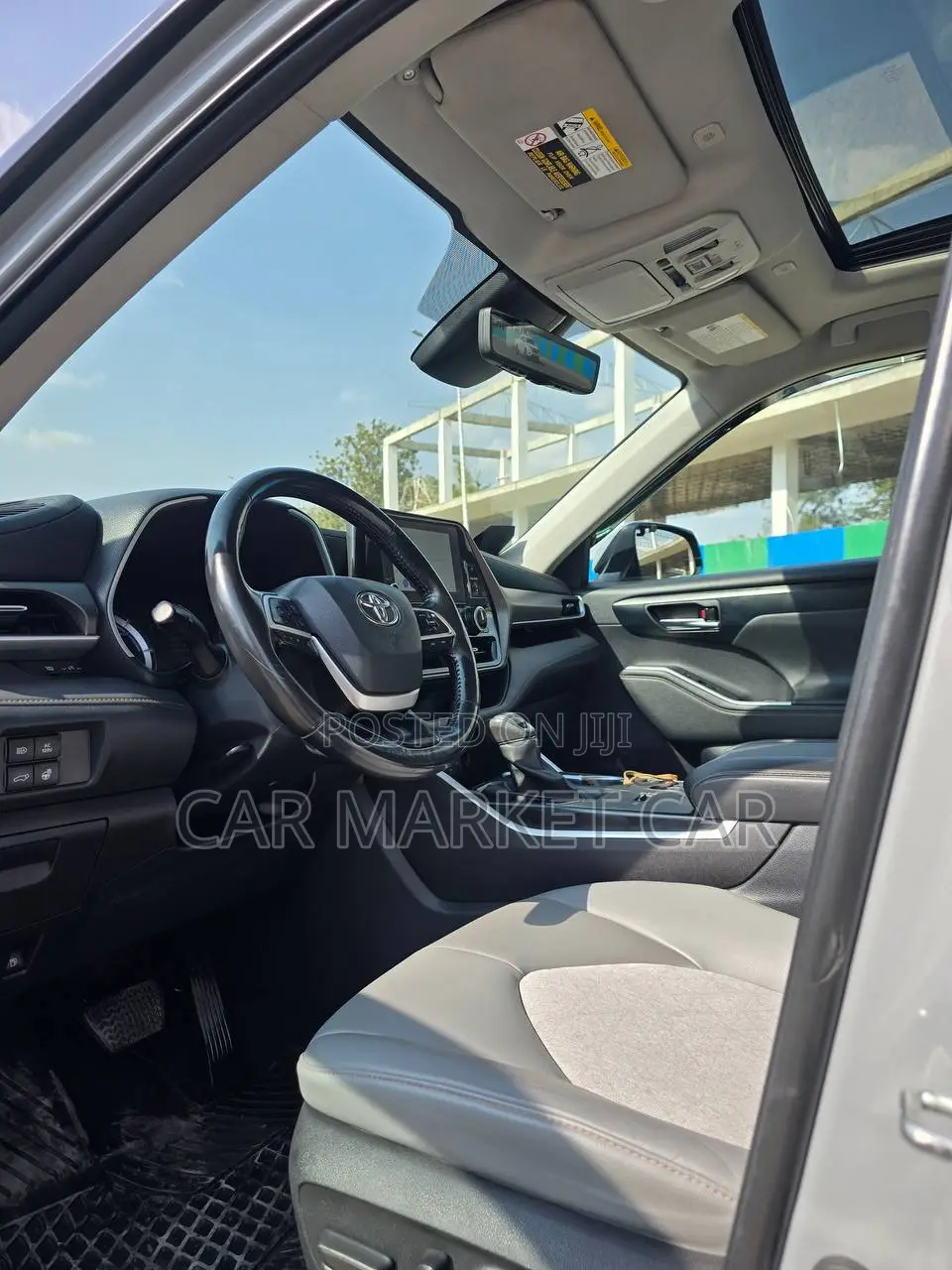 Toyota Highlander Hybrid LE AWD 2023 Gray