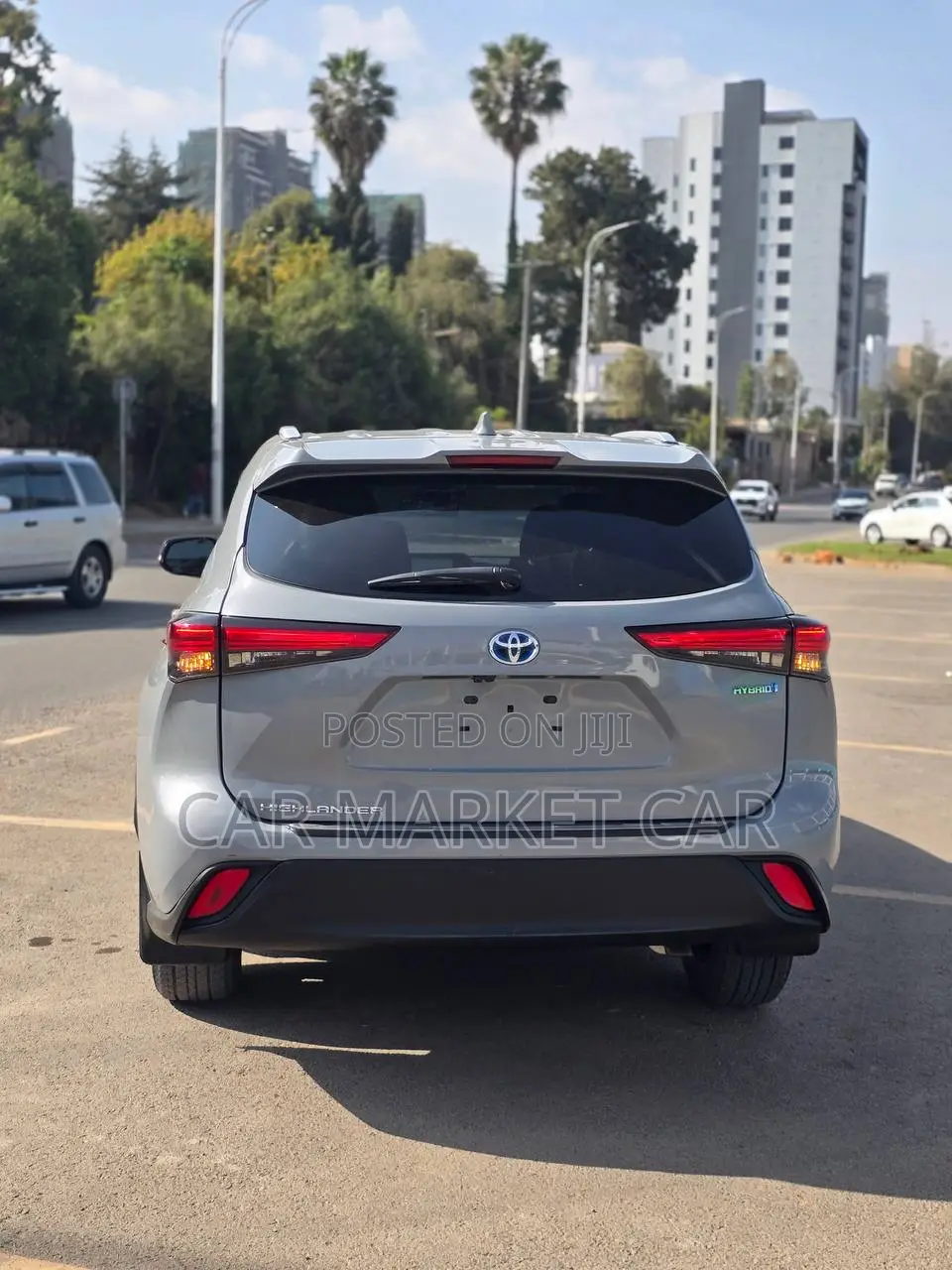Toyota Highlander Hybrid LE AWD 2023 Gray