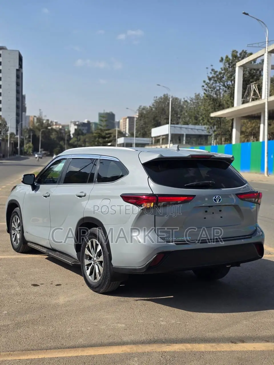 Toyota Highlander Hybrid LE AWD 2023 Gray