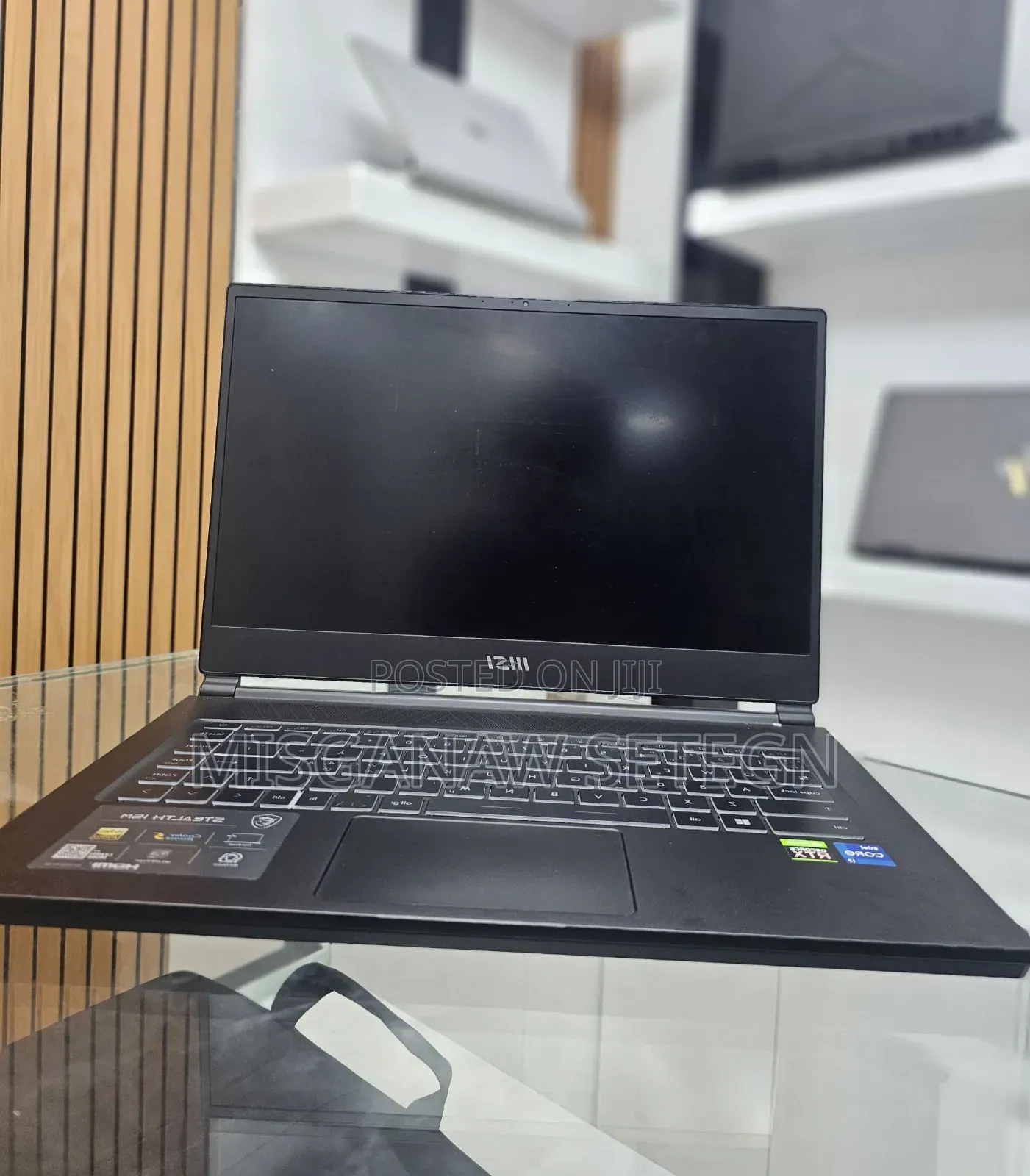 New Laptop MSI Stealth 16 Studio A13VG 16GB Intel Core I7 SSD 1T