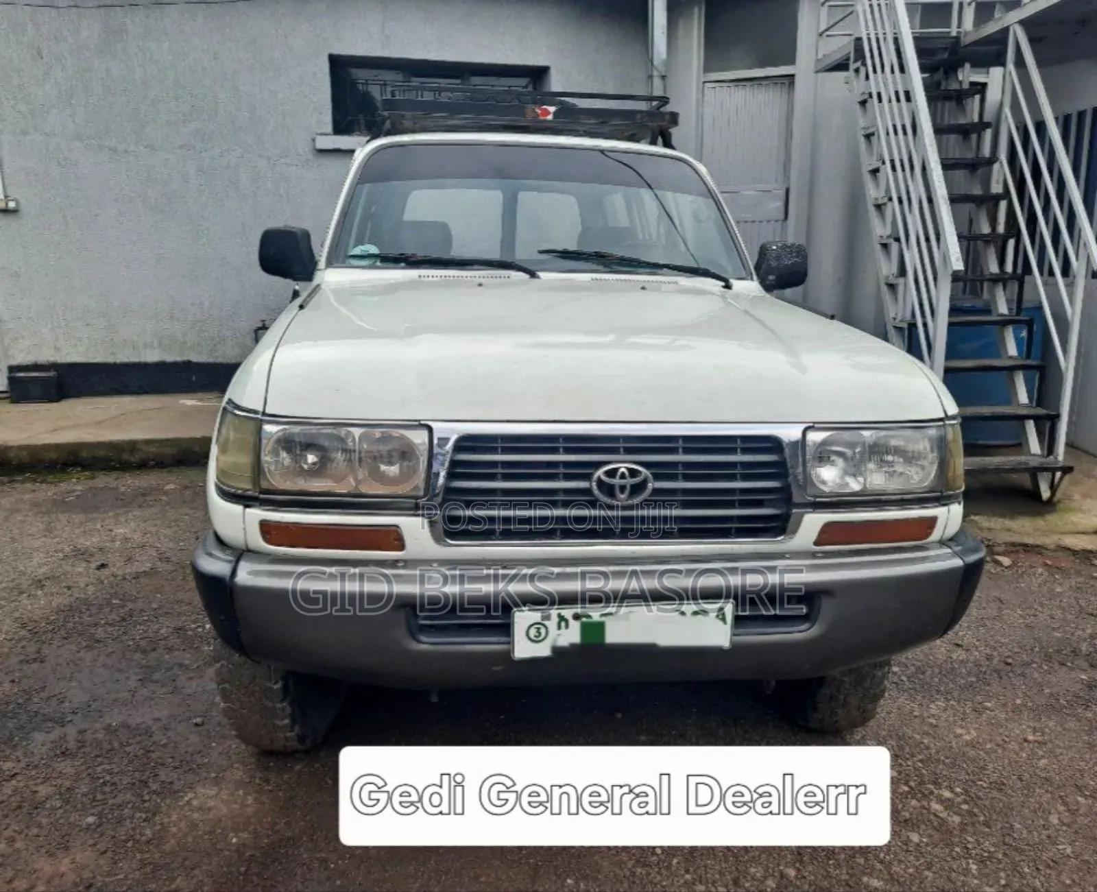 Toyota Land Cruiser 1990 White