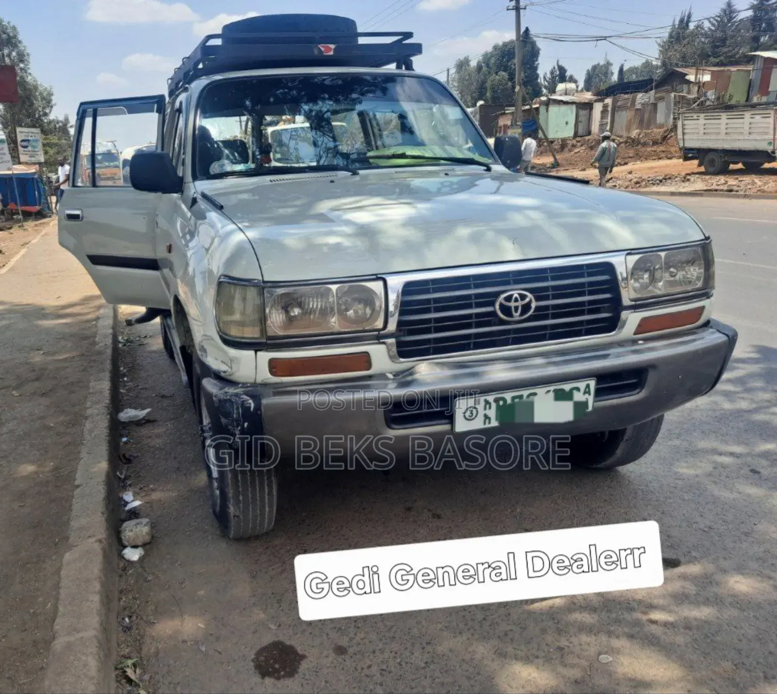 Toyota Land Cruiser 1990 White
