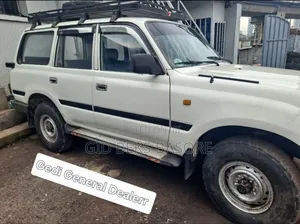 Toyota Land Cruiser 1990 White