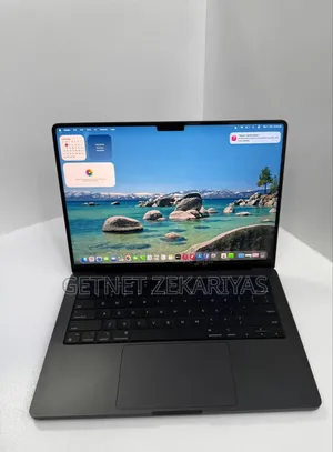 Photo - New Laptop Apple MacBook Pro 16GB Apple M4 SSD 1T