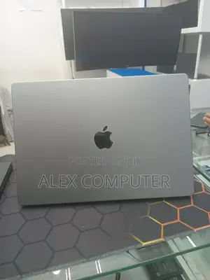 New Laptop Apple MacBook Pro 64GB Apple M1 Max SSD 1T
