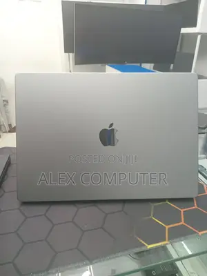 New Laptop Apple MacBook Pro 64GB Apple M1 Max SSD 1T