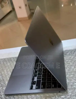 New Laptop Apple MacBook 8GB Apple M1 SSD 256GB