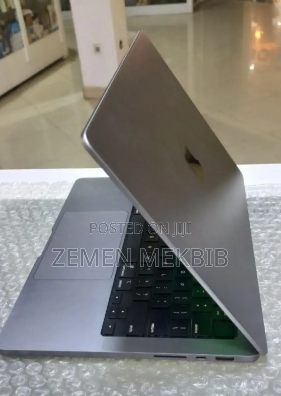 New Laptop Apple MacBook Pro M1 16GB Intel Core I9 SSD 512GB