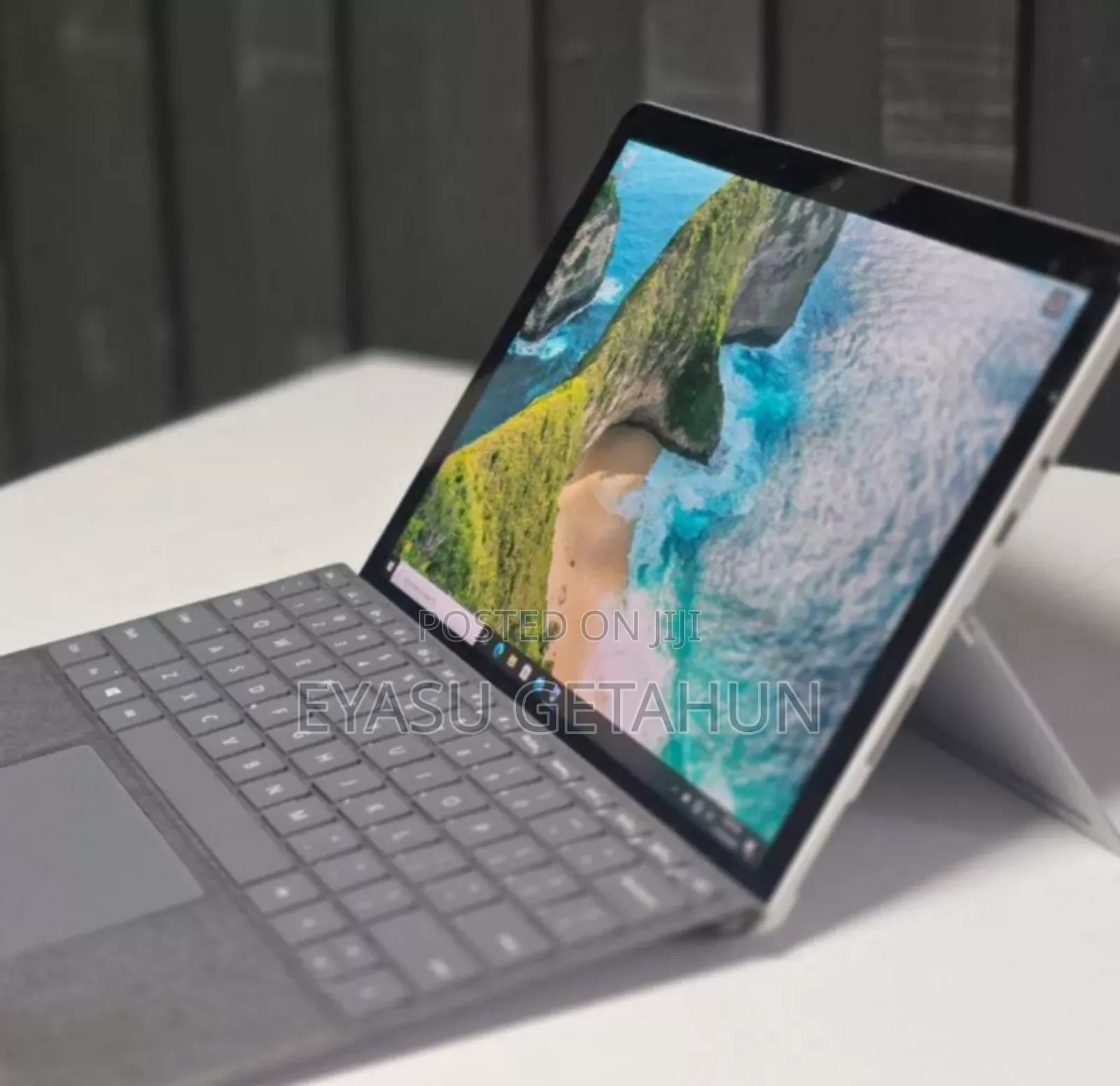 New Laptop Microsoft Surface Go 2 8GB Intel Pentium SSD 128GB