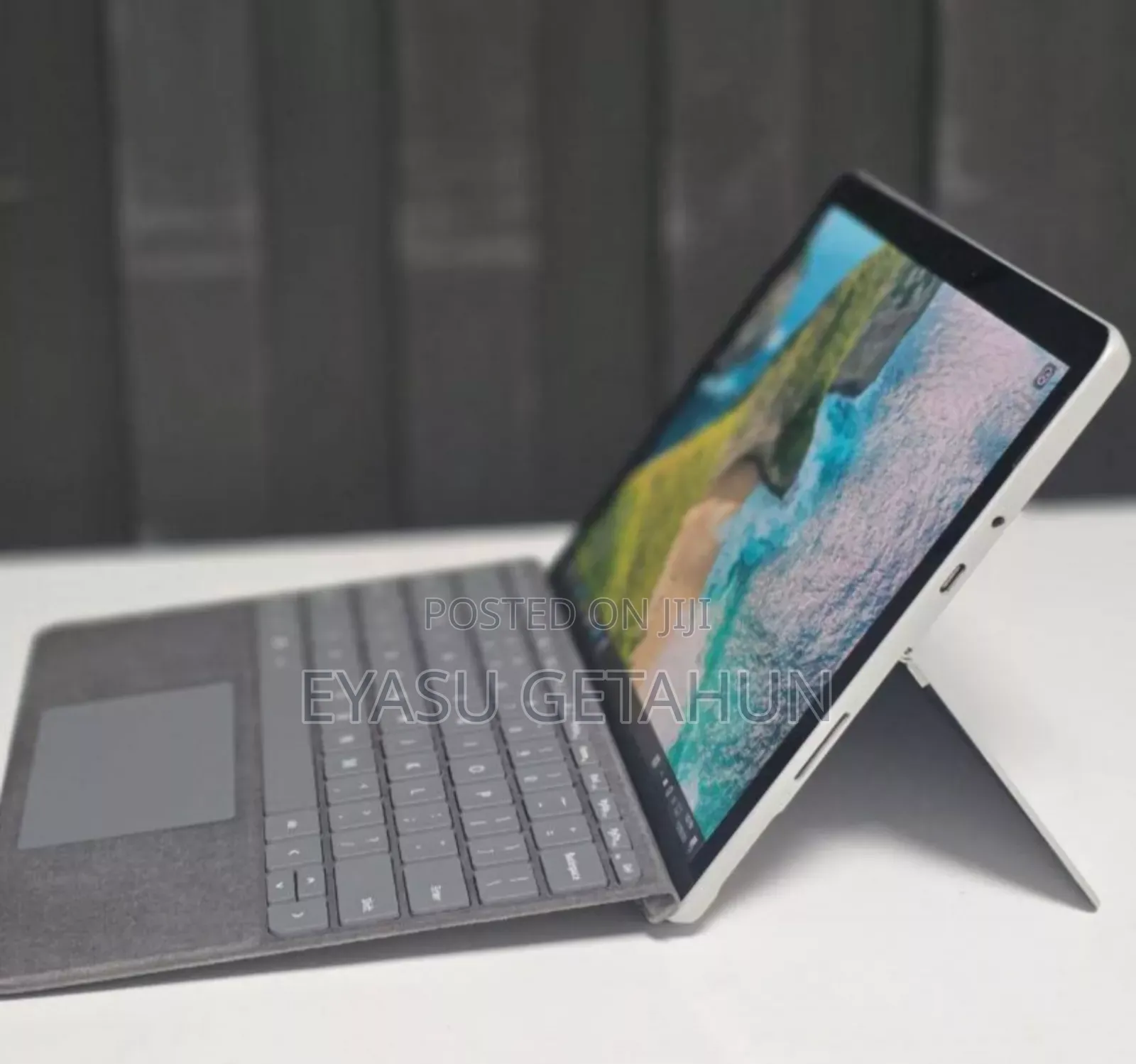 New Laptop Microsoft Surface Go 2 8GB Intel Pentium SSD 128GB