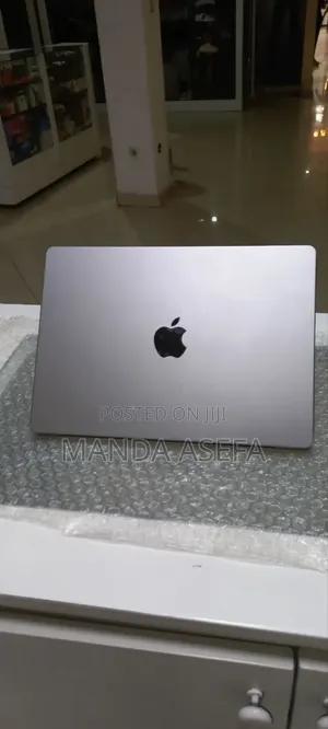 New Laptop Apple MacBook Pro M1 16GB Apple M1 Pro SSD 512GB