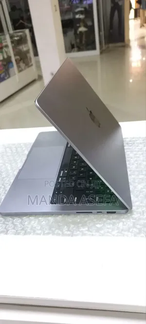 New Laptop Apple MacBook Pro M1 16GB Apple M1 Pro SSD 512GB