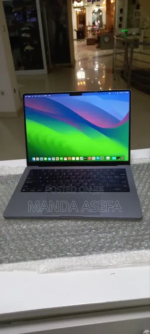 New Laptop Apple MacBook Pro M1 16GB Apple M1 Pro SSD 512GB