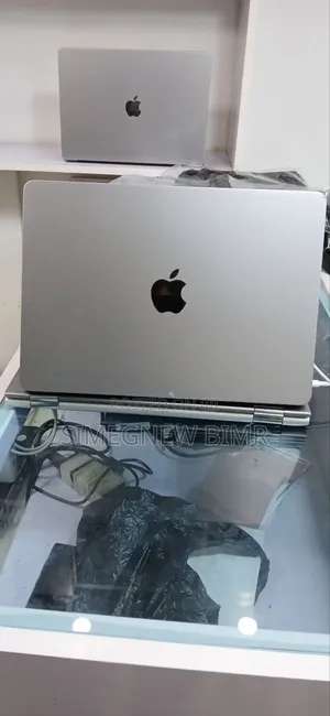 New Laptop Apple MacBook Air 2022 M2 8GB Intel Core M2 SSD 256GB