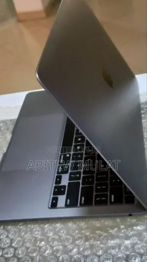 Photo - New Laptop Apple MacBook Pro M1 8GB Apple M1 SSD 256GB