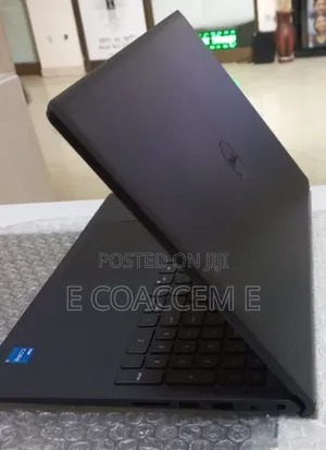 New Laptop Dell 16GB Intel Core I5 SSD 512GB