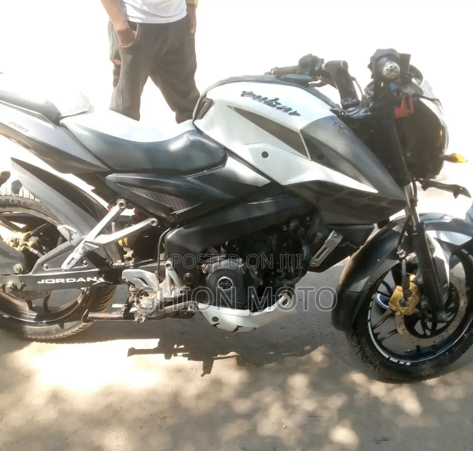 Bajaj Pulsar NS 200 2018 White