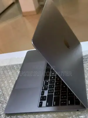 New Laptop Apple MacBook Pro M1 8GB Apple M1 SSD 256GB