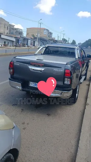 Toyota Hilux 2016 Black