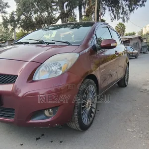 Toyota Yaris 2010 Brown