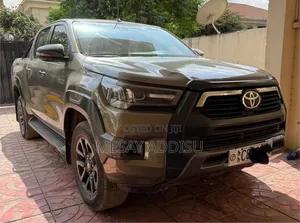 Toyota Hilux 2022 Green